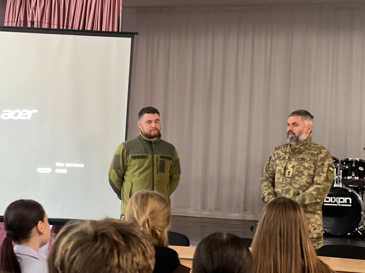 Старшеклассники Каменского приняли участие во встрече с военными