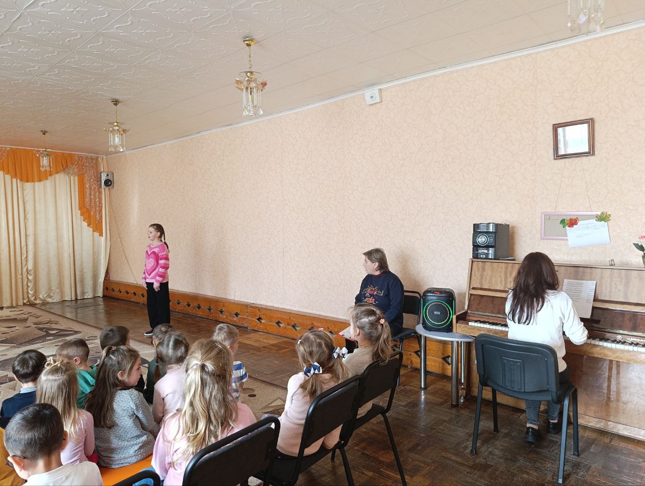 Юні артисти Кам’янського знайомили малечу з чарівним світом музики