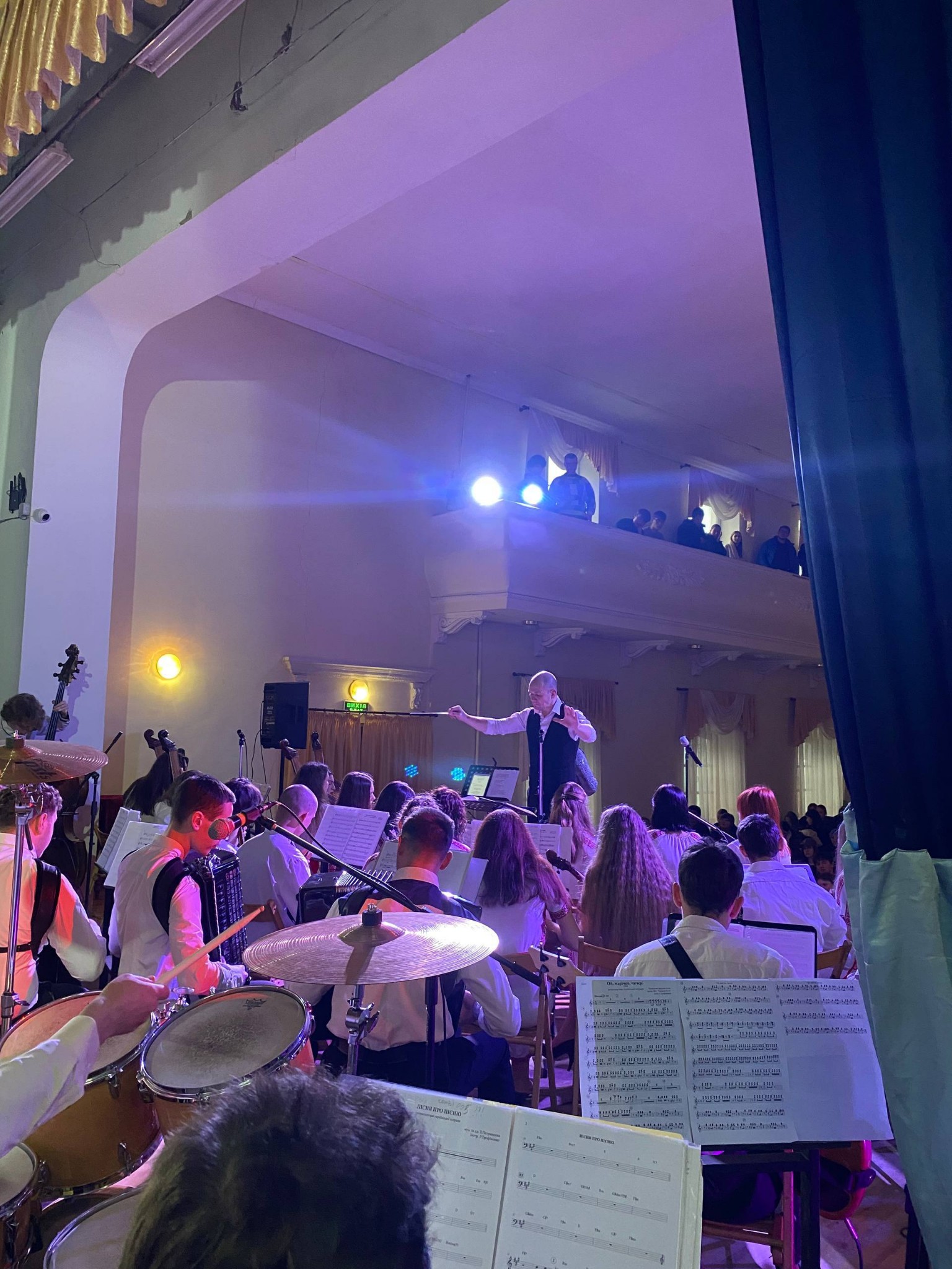 Творческие коллективы Каменского музыкального колледжа триумфально выступили в Ровно