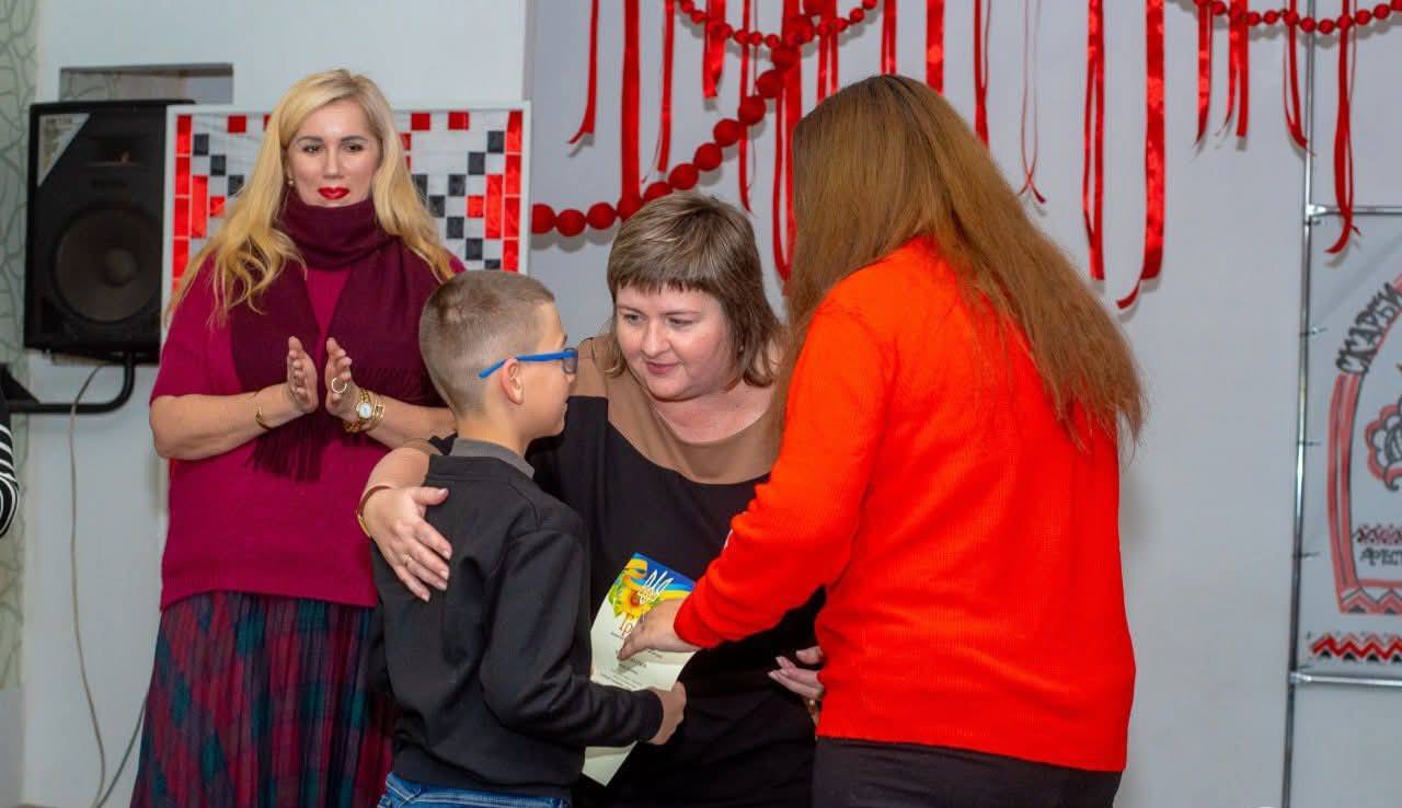 Творческий фестиваль "Скарби родинної криниці" состоялся в Каменском