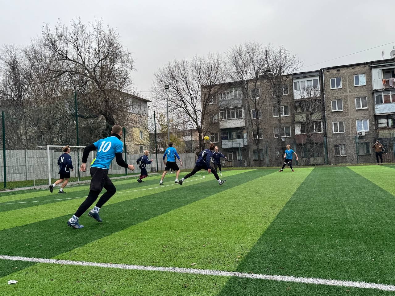 В Каменском определились победители городского этапа футбольных соревнований "Пліч-о-пліч всеукраїнські шкільні ліги"