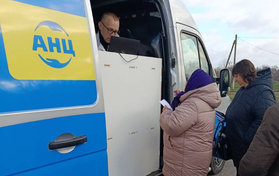 На Днепропетровщине заработала первая мобильная аптека