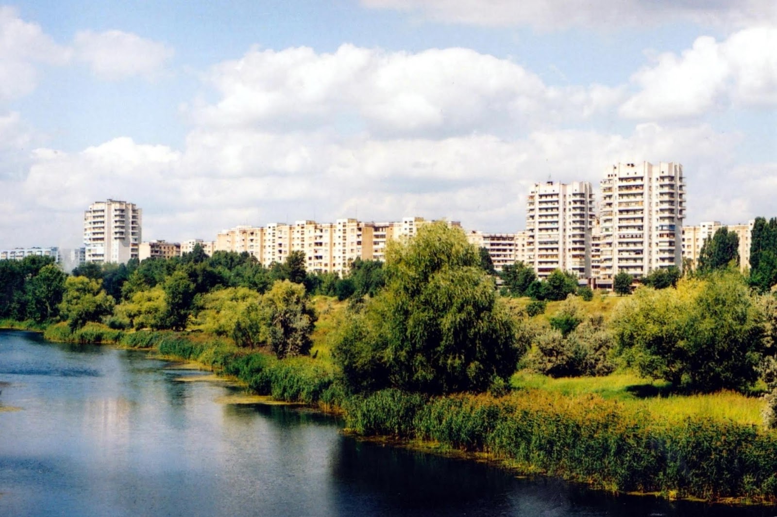 Найпоширеніші 14-поверхівки Кам’янського: хто був їх автором