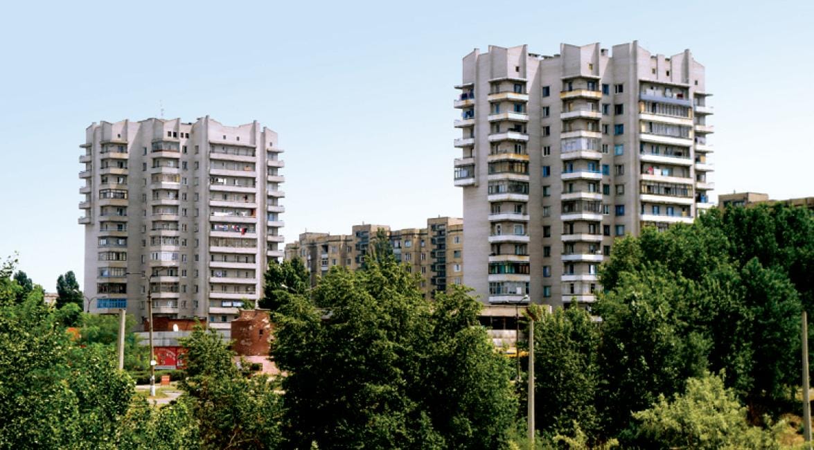 Самые распространенные 14-этажки Каменского: кто был их автором