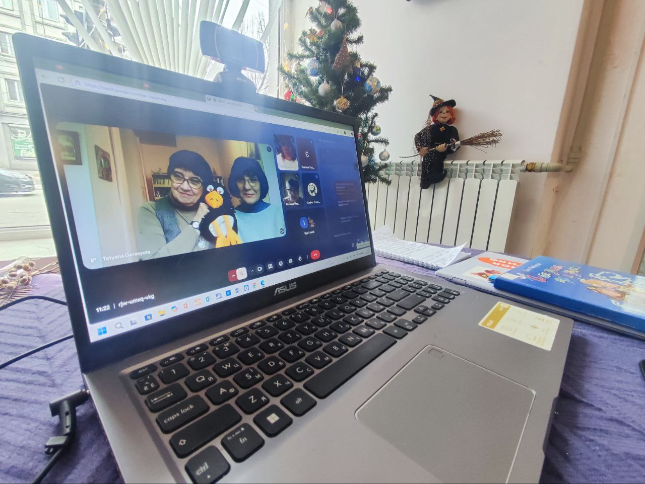 Украинских детей знакомили с творчеством каменского писателя