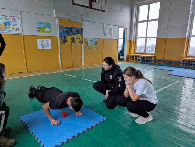 У кам’янській гімназії відзначили День Захисників і Захисниць України