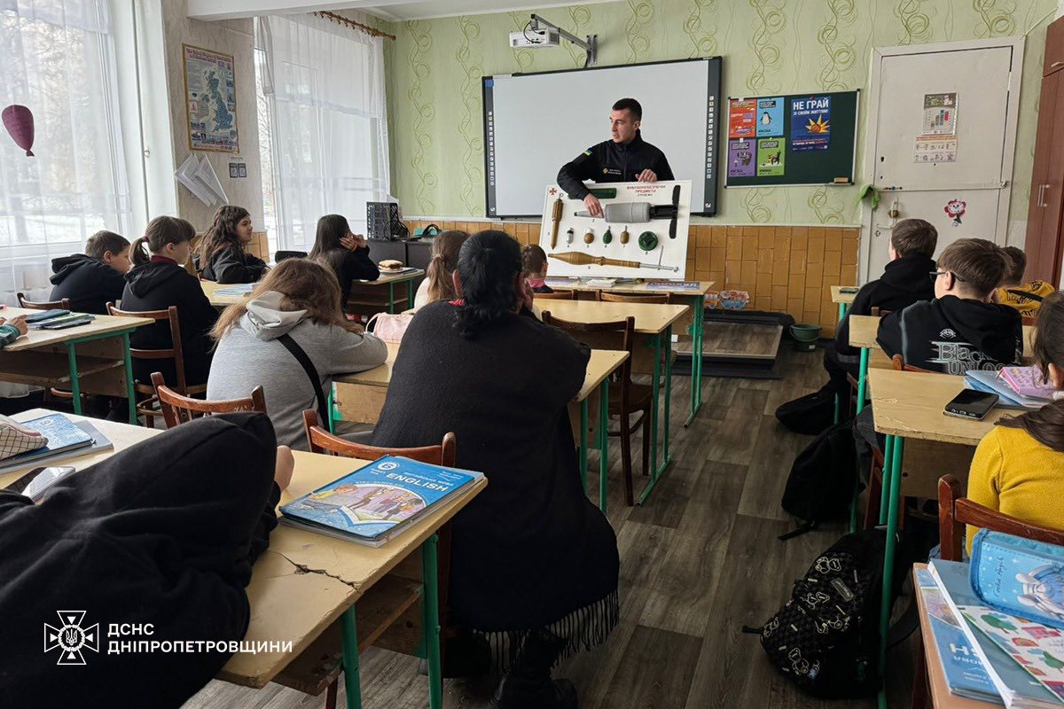 У Кам’янському школярам нагадали правила безпеки напередодні зимових канікул