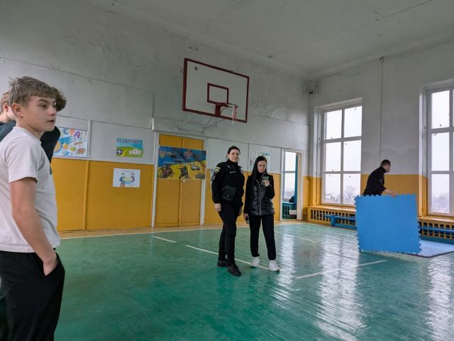 У кам’янській гімназії відзначили День Захисників і Захисниць України