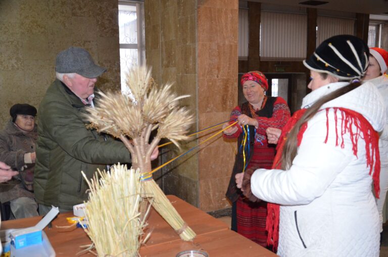 Різдвяне світло в серці Кам’янського: як пройшли "Різдвяні зустрічі" у Музеї історії міста