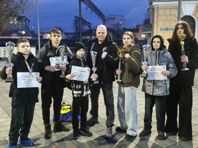 Успех каменских каратистов: 6 наград на Всеукраинском турнире в Тернополе