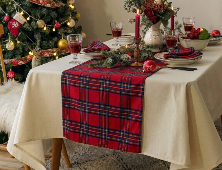 Новогодний декор в Каменском: где купить и сколько стоит