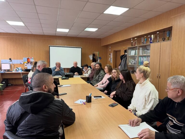 У ДЮСШ № 2 Кам’янського вітали новопризначеного директора й тренера-ювіляра