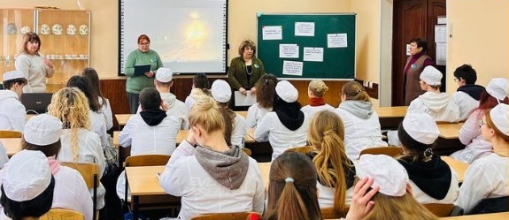 Кам’янський клуб документального кіно розпочав новий рік фільмом про українських волонтерів