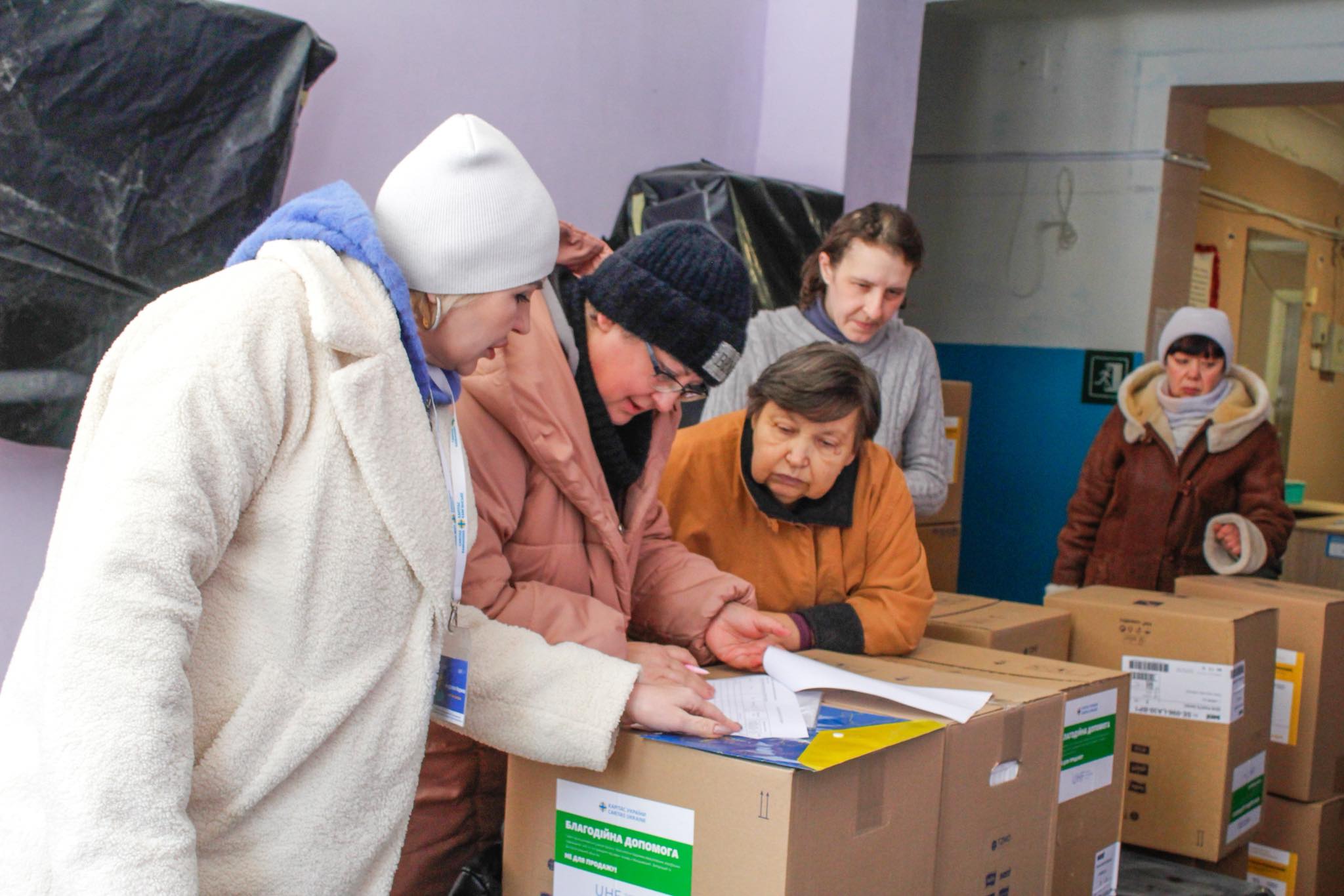 Благотворители продолжают поддерживать внутренне перемещенных лиц в шелтерах Каменского района