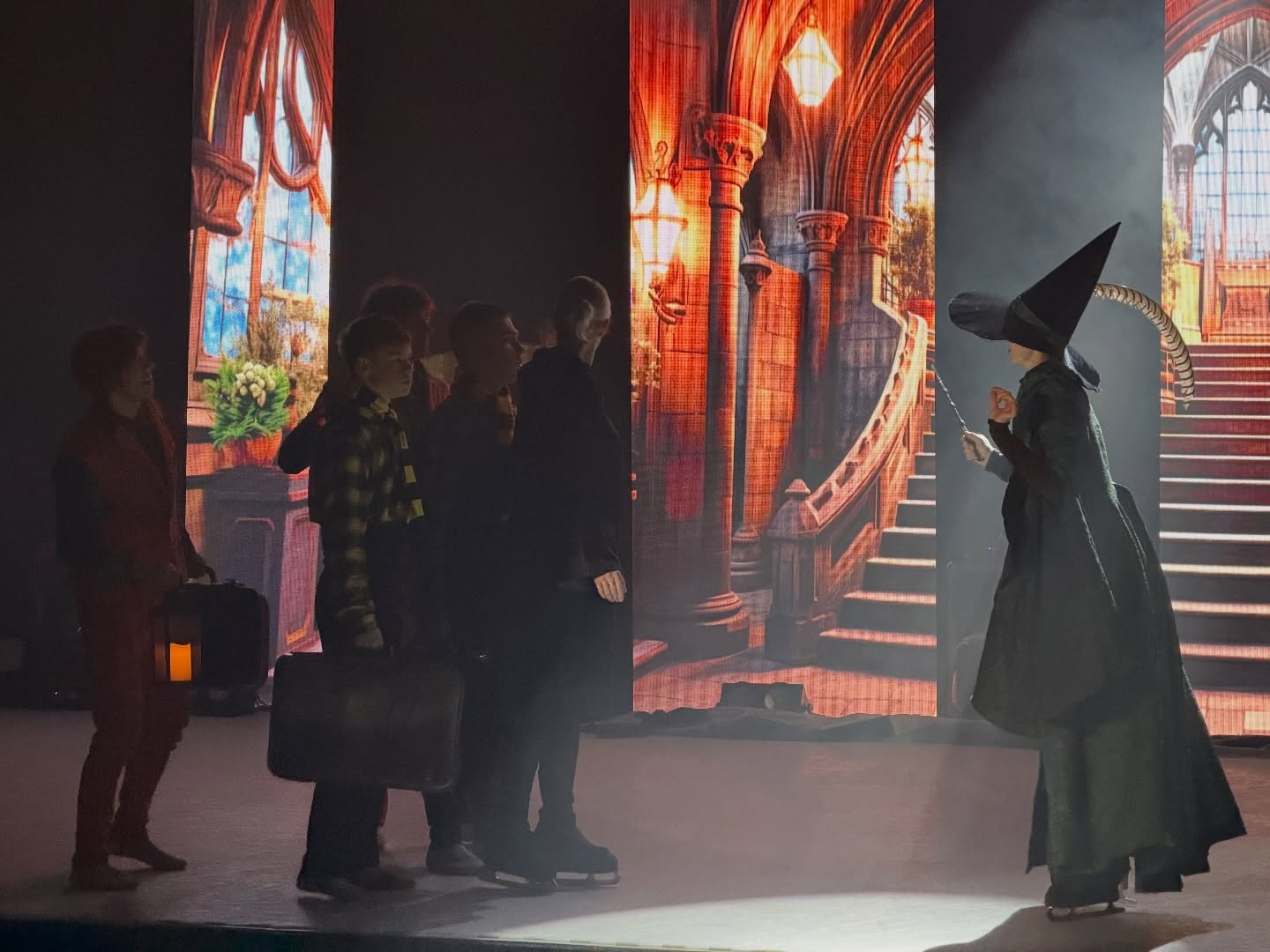 На каменской сцене царила ледовая магия