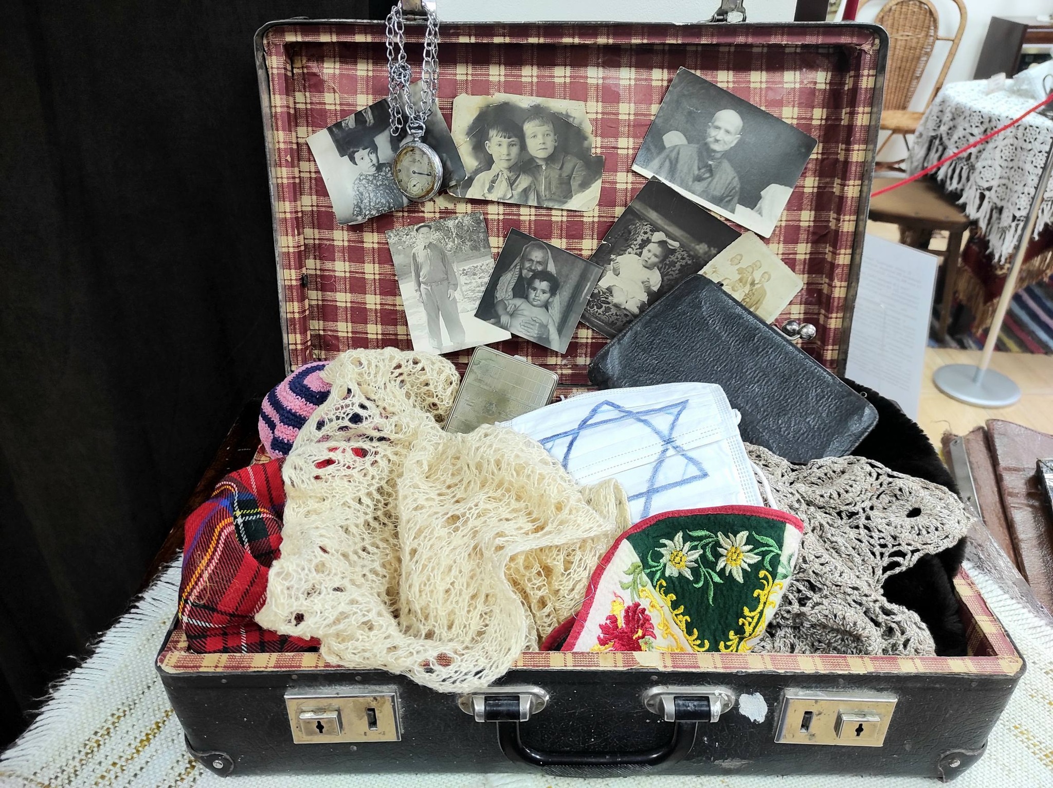 У музеї єврейської громади Кам’янського відкрили розширену експозицію пам’яті Голокосту