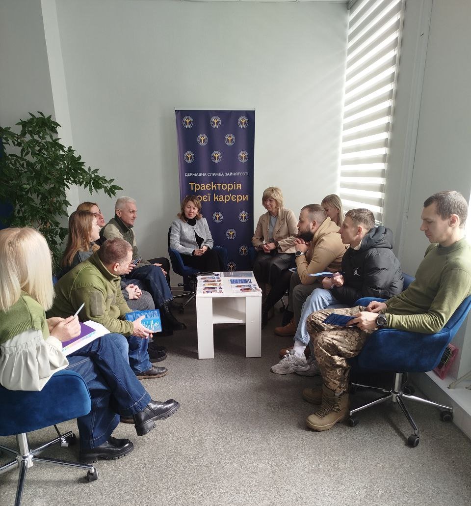 В Каменском представители службы занятости встретились с ветеранами