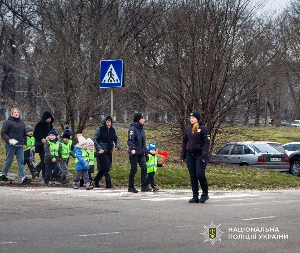 В Каменском полицейские провели урок безопасности для самых маленьких