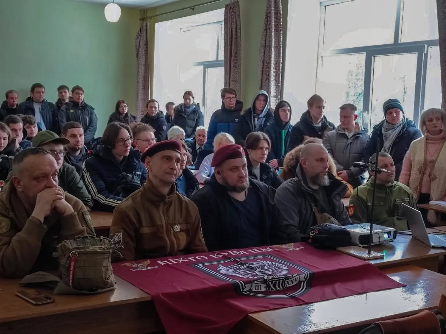 У Кам’янському студенти та викладачі ДДТУ вшанували пам’ять полеглих захисників