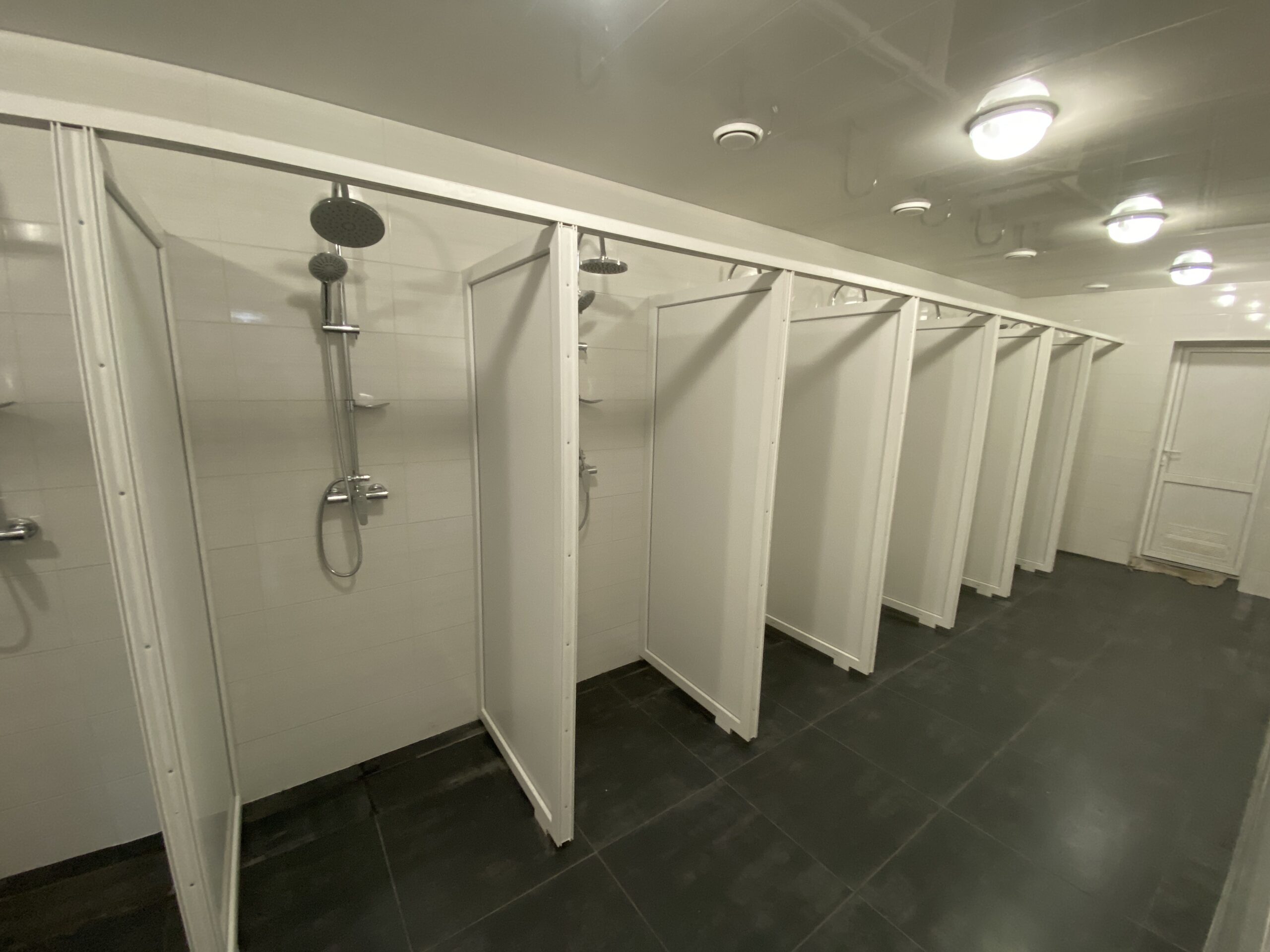 Новий стандарт комфорту: Каметсталь завершила річну програму оновлення санітарно-побутових приміщень для працівників