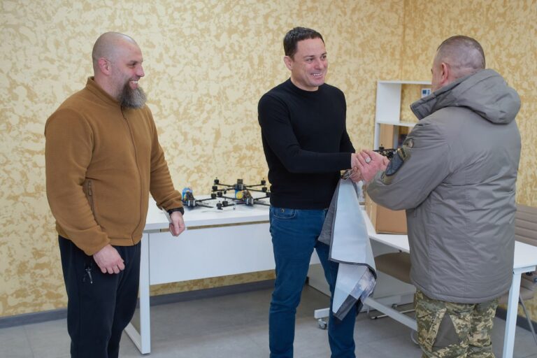 Захисники з Кам’янського отримали партію FPV-дронів для виконання бойових завдань