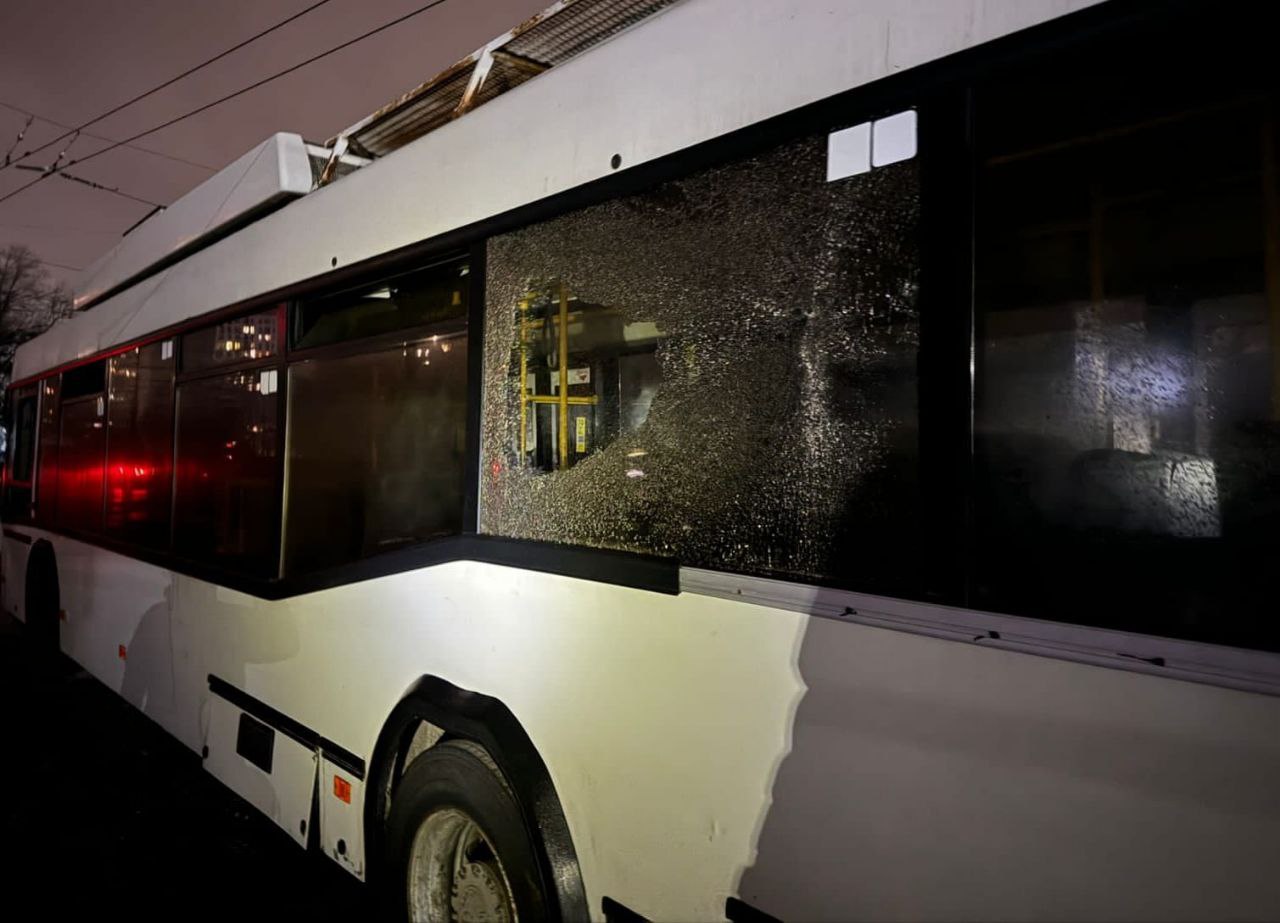 У Дніпрі через ворожу атаку пошкоджено транспортне підприємство