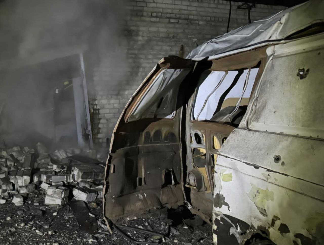 У Дніпрі через ворожу атаку пошкоджено транспортне підприємство