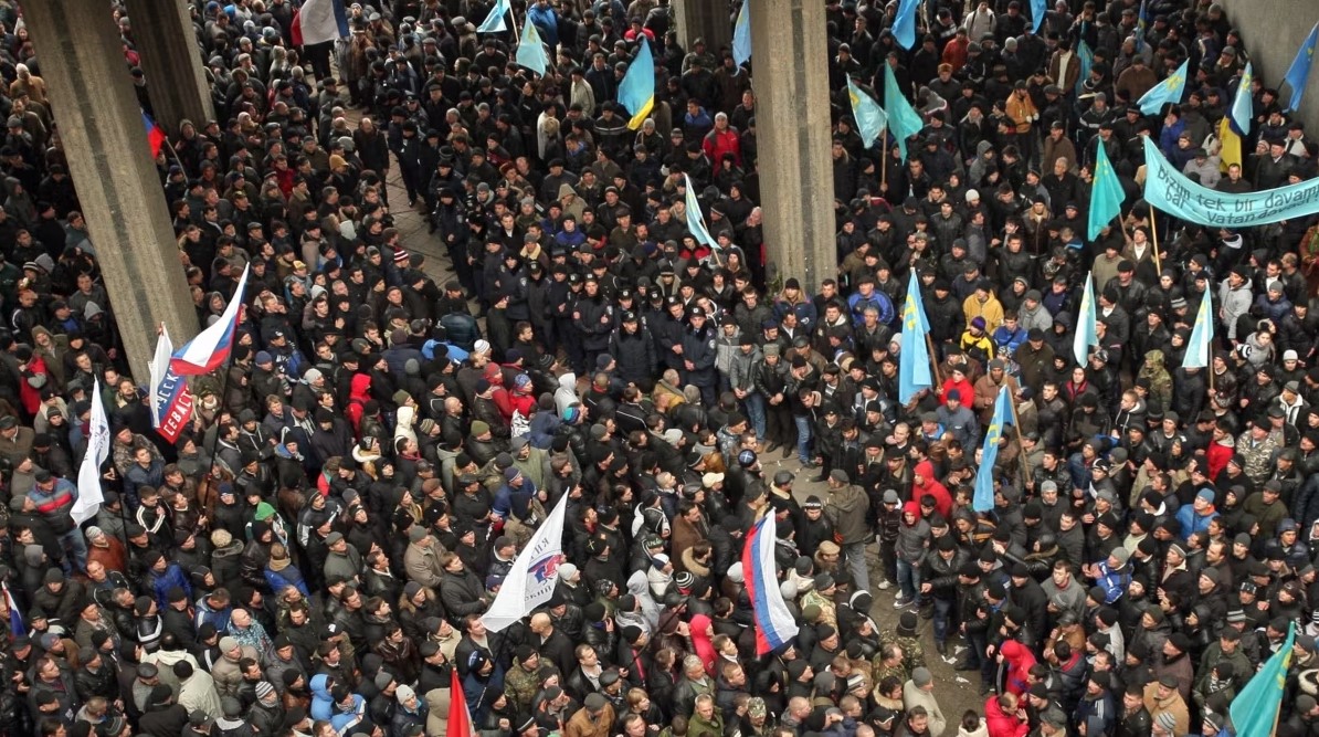 У День спротиву окупації Криму та Севастополя в Кам’янському підняли кримськотатарський прапор