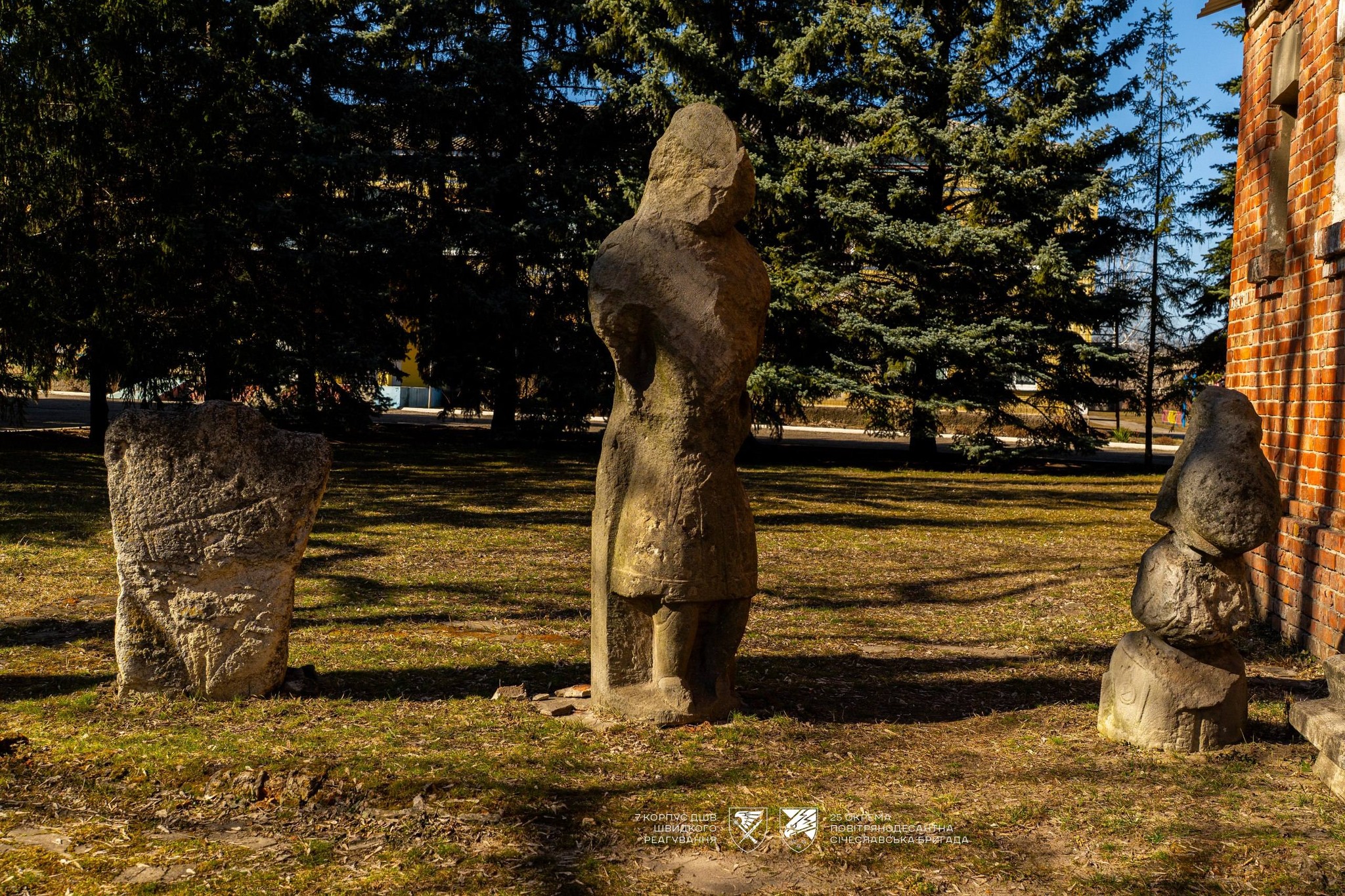 Історія в безпеці: з прифронтових територій Дніпропетровщини евакуювали усіх кам’яних баб
