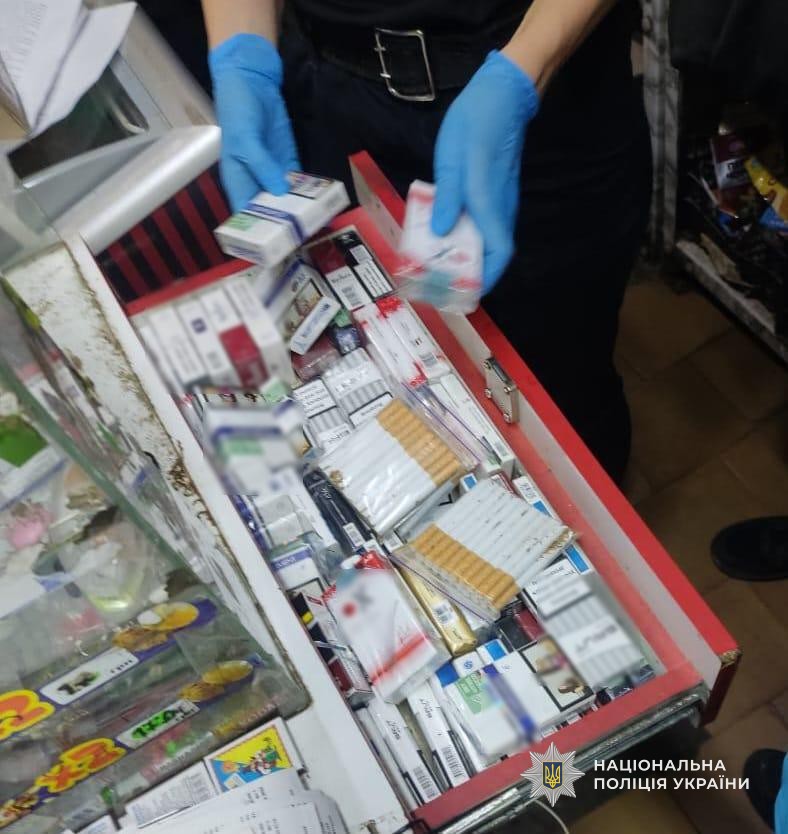 Жительку Кам’янського району судитимуть за незаконну торгівлю спиртним і тютюном