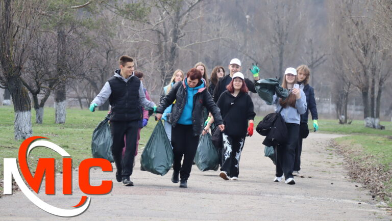 Чисте узбережжя — спільна справа: у Кам’янському відбулася масштабна екологічна акція