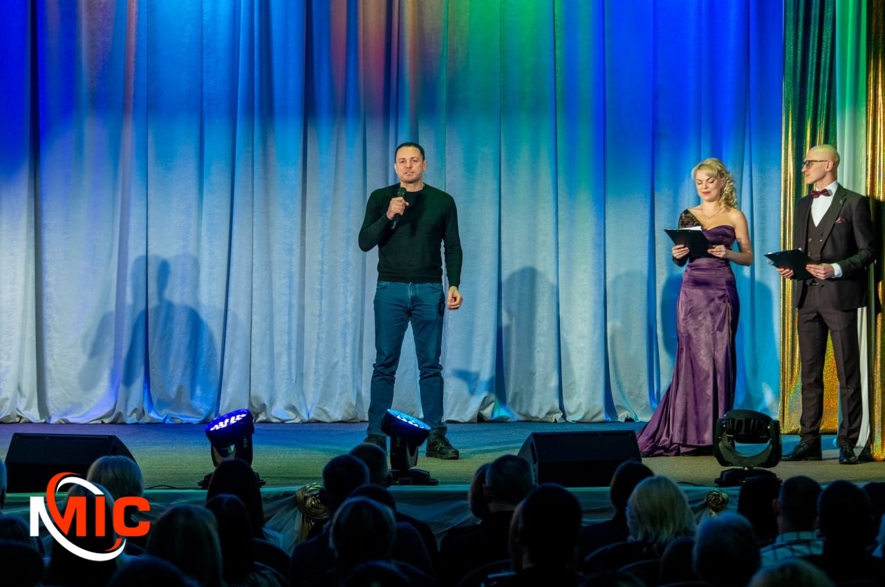 Каменских коммунальщиков поздравили с профессиональным праздником