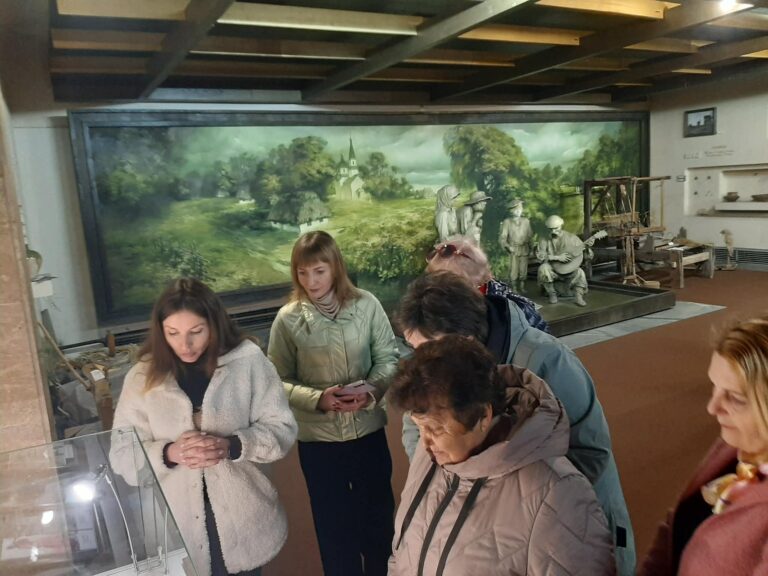 Нові мешканці Кам’янського знайомилися з історією та мистецтвом краю