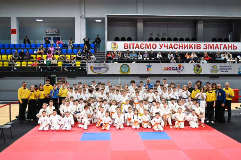 Гартуючи характер: у Кам’янському пройшла 17-та першість міста з кіокушин-кан карате-до