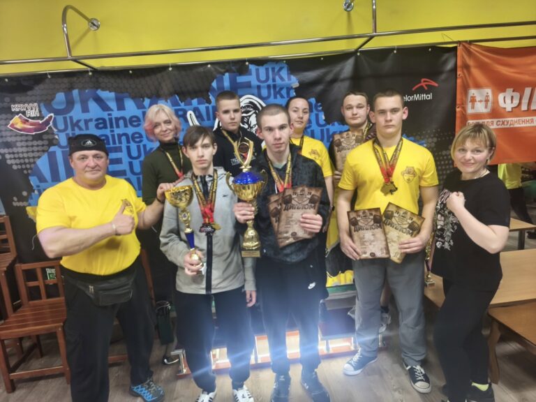 Тріумф сили у Кривому Розі: кам’янчани вдало виступили на чемпіонаті України з пауерліфтингу