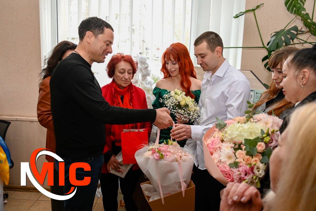 У ЦНАП Кам’янського вперше зареєстрували шлюб