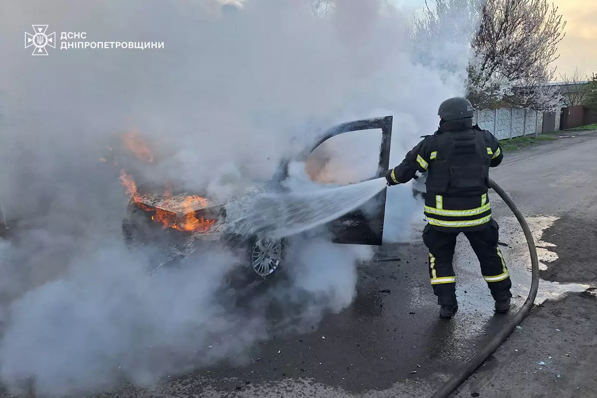 Пожарные ликвидировали возгорание автомобиля в Каменском районе