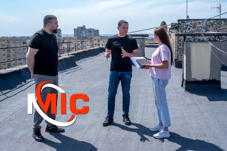 Очільник Кам’янського перевірив ремонтні роботи житлового фонду в межах міської програми підтримки ОСББ та житлово-будівельних кооперативів