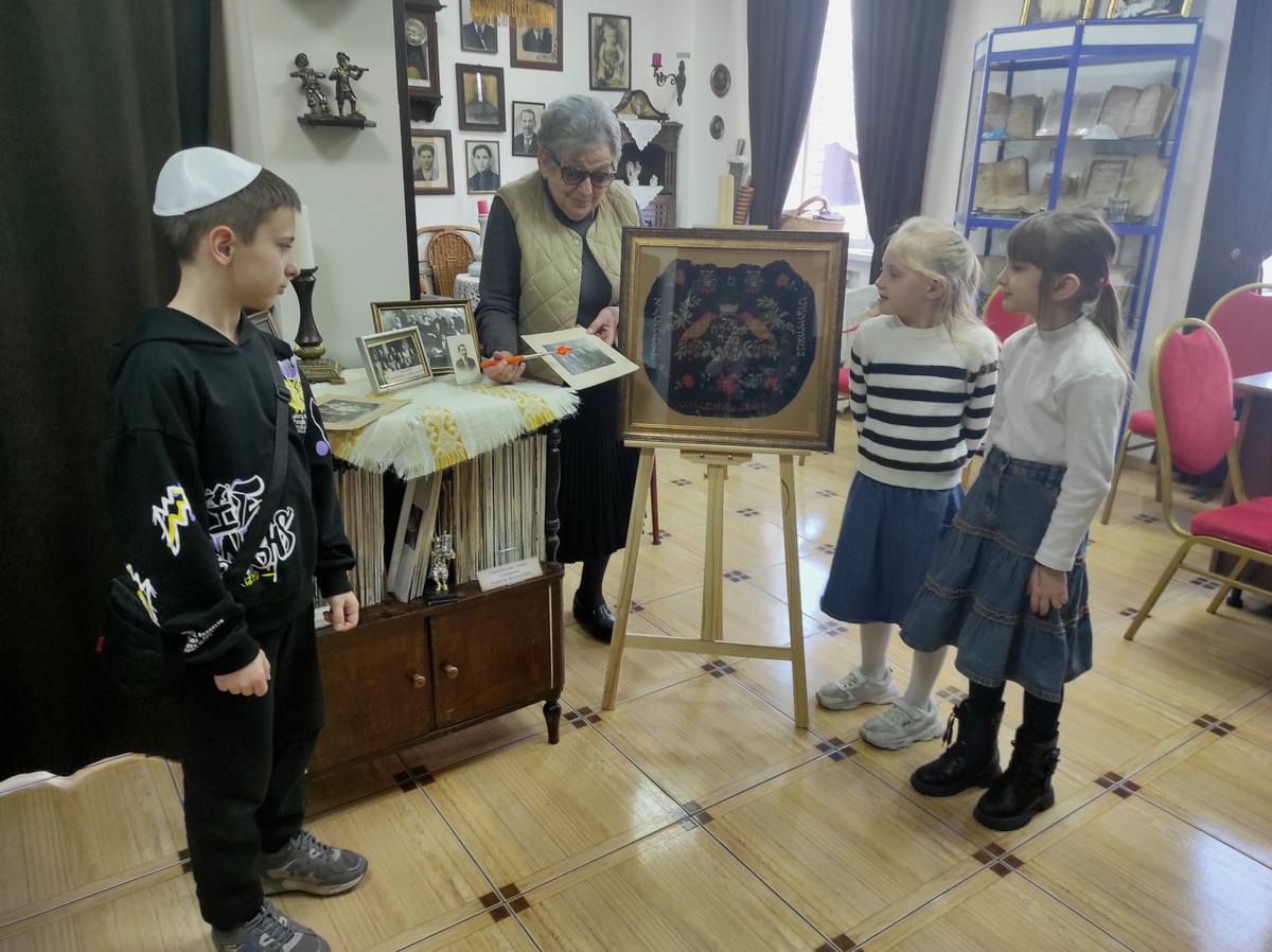 У музеї єврейської спільноти Камʼянського розповіли про десять найстаріших експонатів