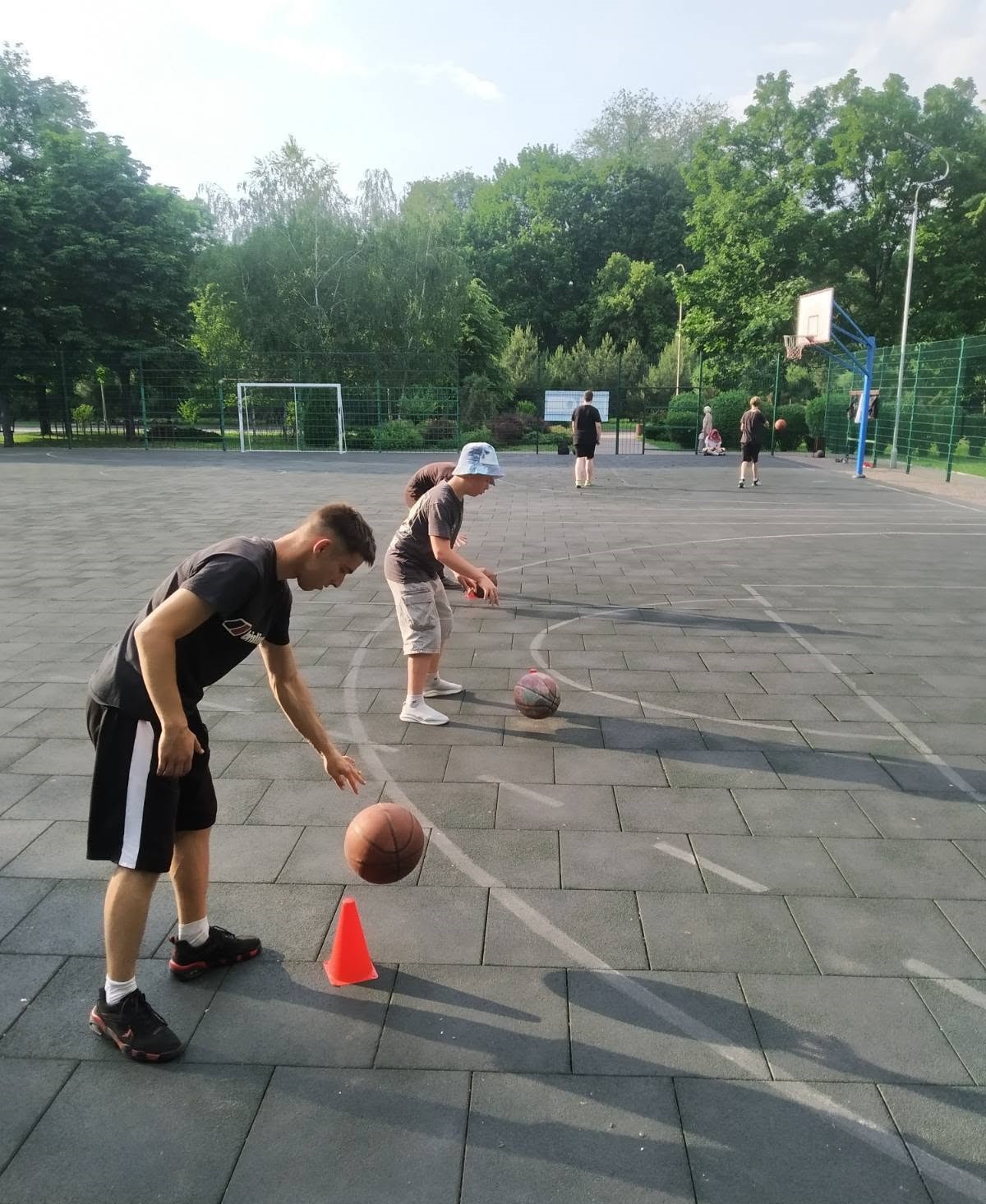 На спортплощадках города продолжаются занятия по программе городского головы "Кам’янчанам – кам’яні м’язи!"