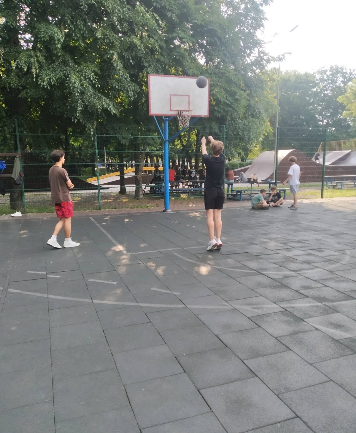 На спортплощадках города продолжаются занятия по программе городского головы "Кам’янчанам – кам’яні м’язи!"