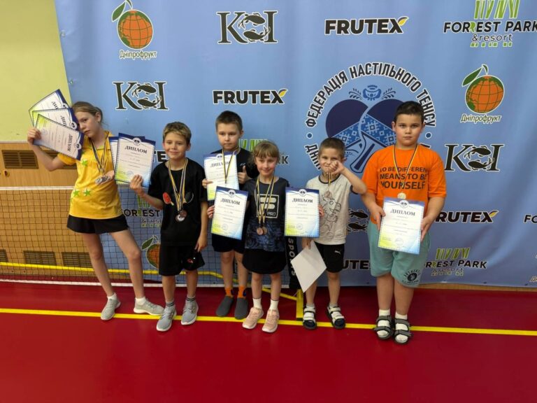 Юні тенісисти з Кам’янського завоювали медалі на обласному чемпіонаті