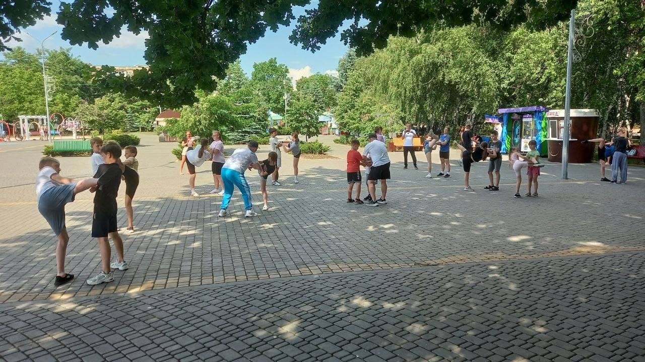 На разных локациях города проходят занятия по программе городского головы "Камʼянчанам – камʼяні мʼязи!"