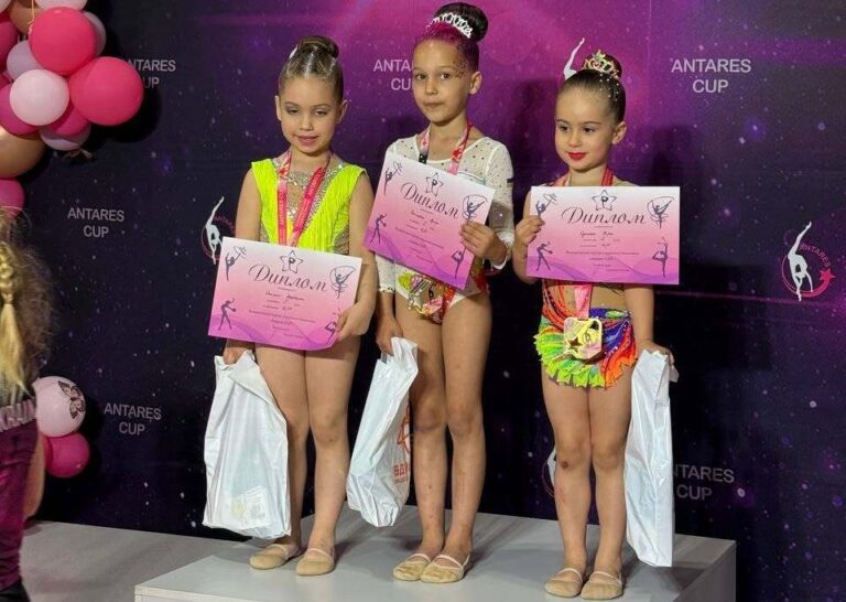 Триумф в Каменском: грация и мастерство воспитанниц ДЮСШ №4 на "Antares Cup"