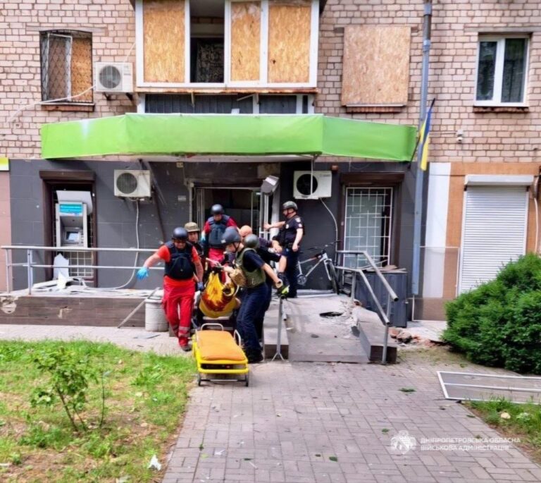 Ворог атакував Нікополь: є загиблий та четверо поранених