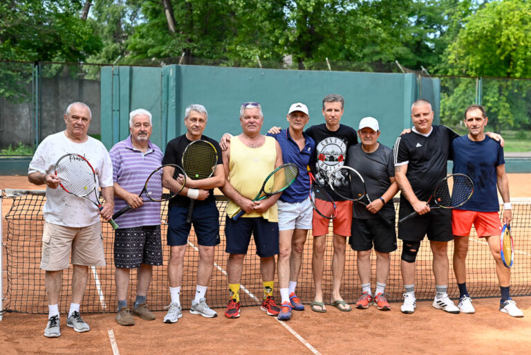 На кортах Кам’янського пройшов унікальний тенісний турнір "Rock band tennis cup"