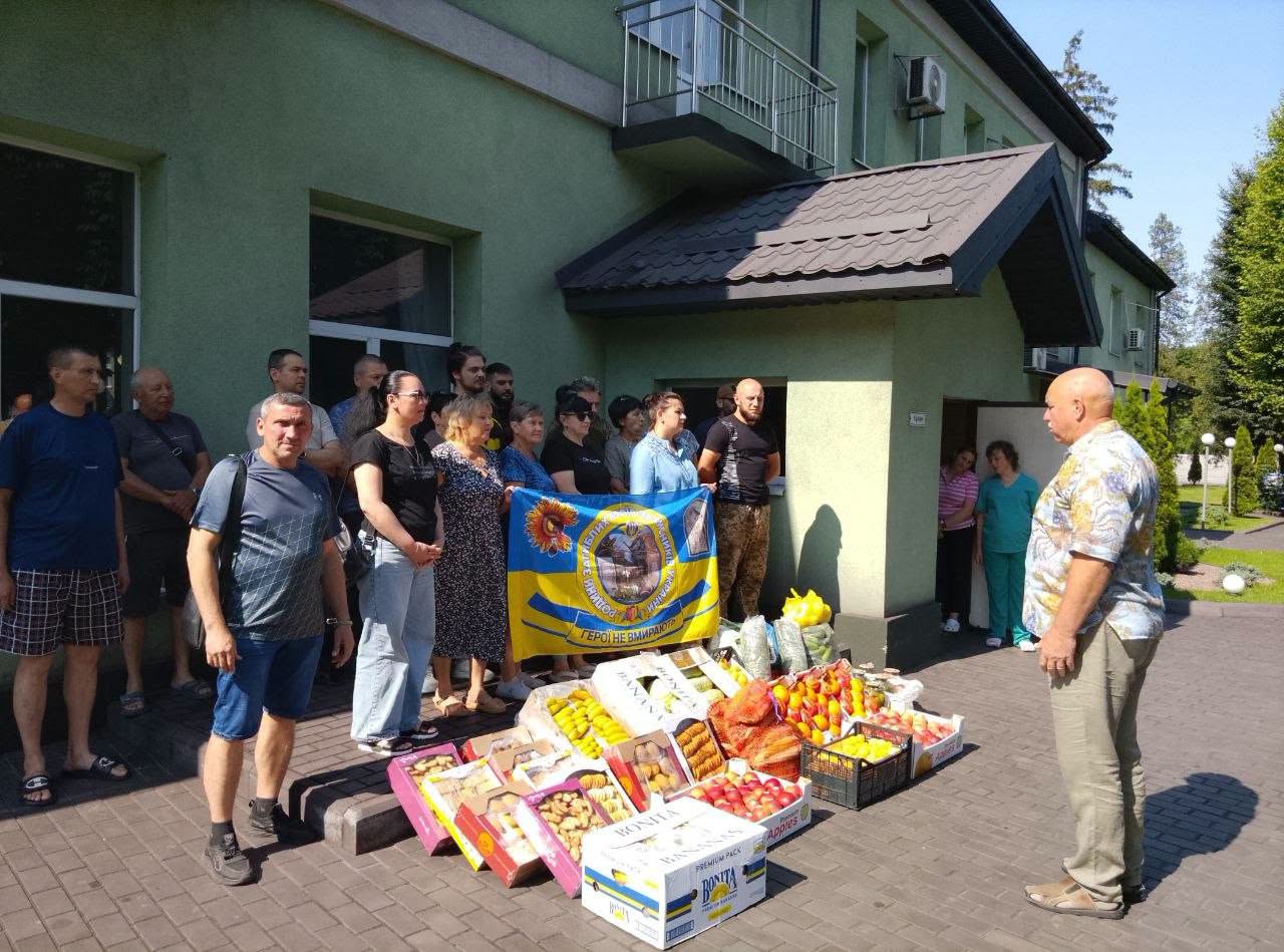 У Кам’янському активісти відвідали поранених воїнів у лікарні