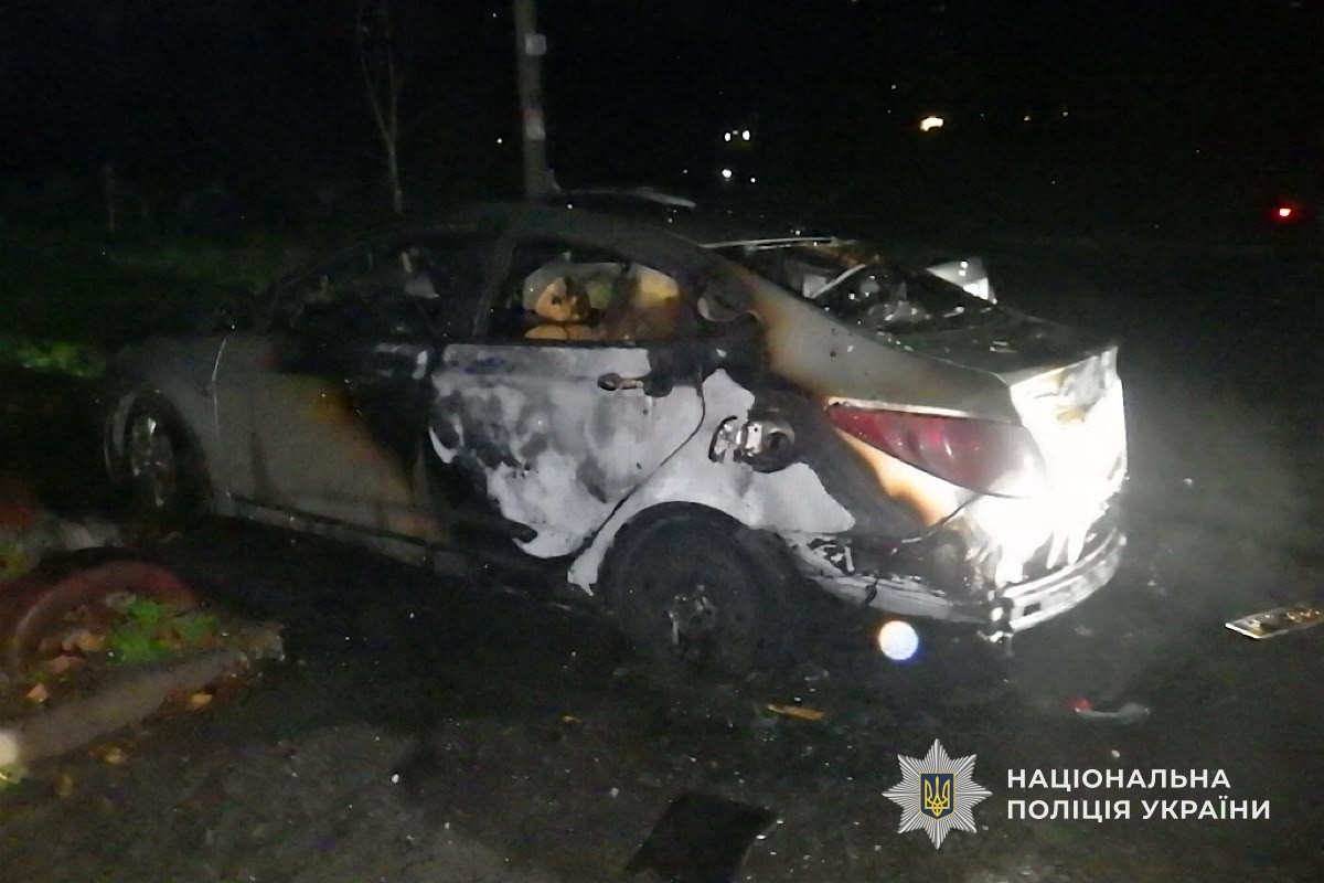 На Дніпропетровщині 16-річний хлопець підпалив три автомобілі