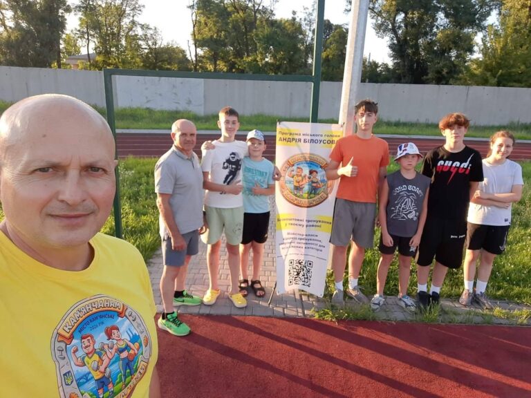 На відкритих локаціях міста тривають заняття за програмою міського голови “Кам’янчанам – кам’яні м’язи!”
