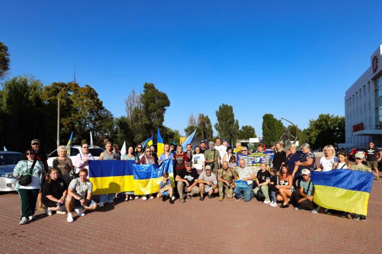 У Кам’янському відбувся автопробіг на підтримку полонених і зниклих безвісти Захисників